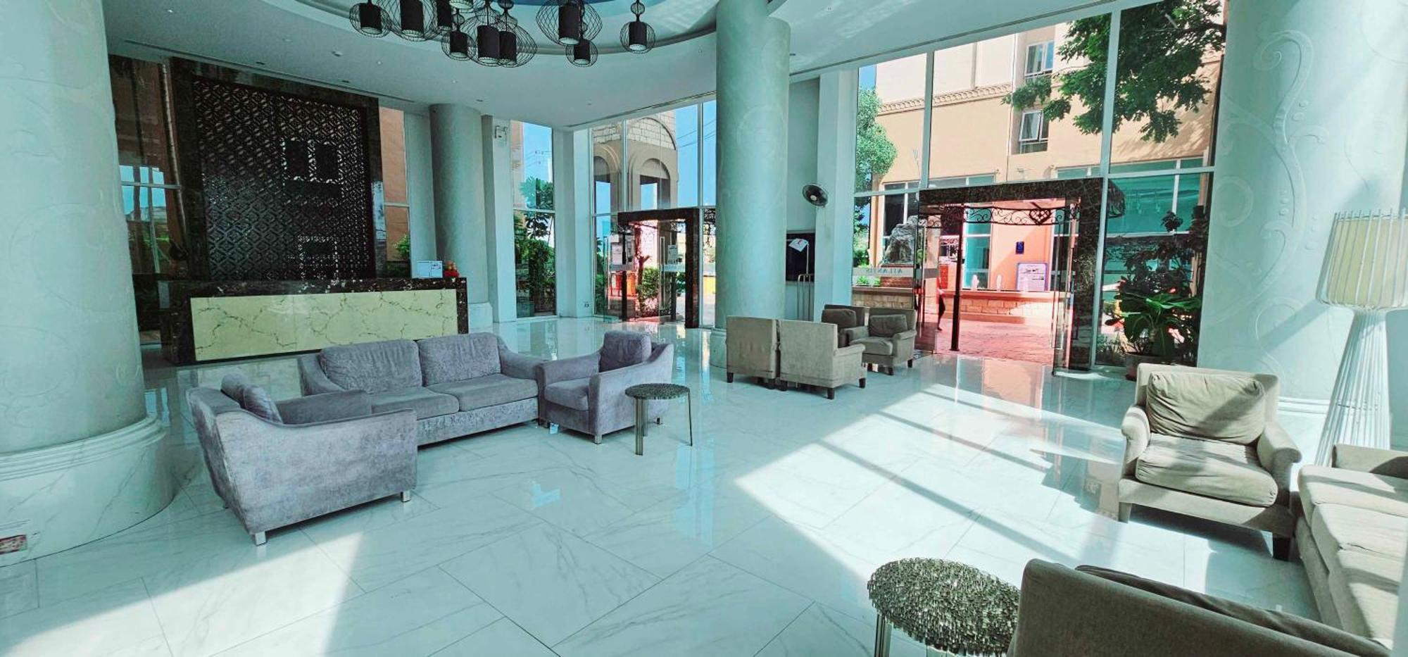 Atlantis Condo Resort Gp Джомтиен Бийч Екстериор снимка